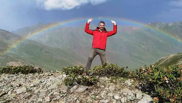 3 bin 200 rakımda buzul gölüne girdiler