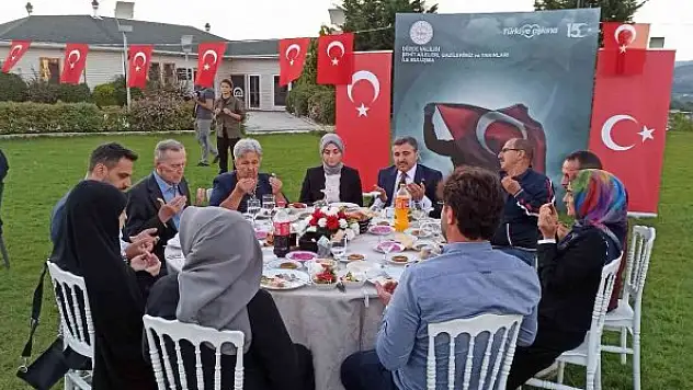 Şehitler için eller semaya açıldı