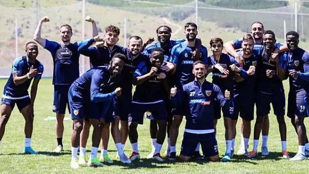 İlhan Parlak: 'Kulübü sıkıntıya itecek transfer yapılmasına karşıyım'