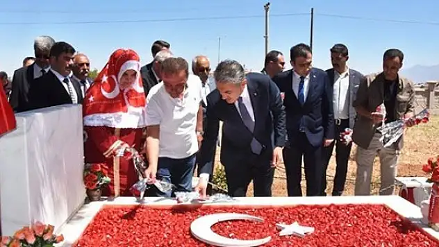 Karamanlı 15 Temmuz şehidi mezarı başında anıldı