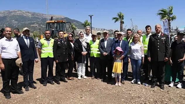 251 kahramanın adına 251 zeytin fidanı dikildi