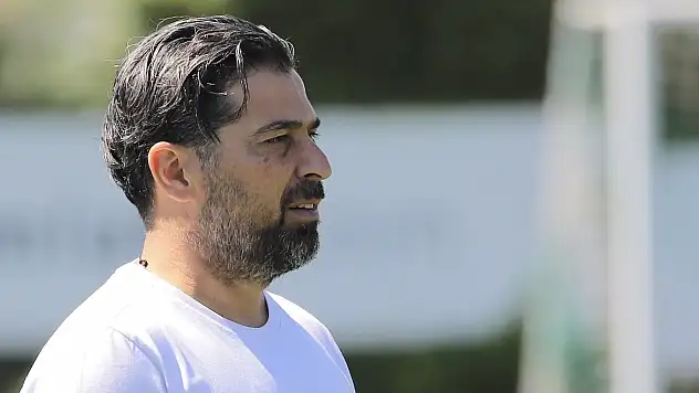 İlhan Palut'tan oyunculara sitem: Ritim yakalamaları gerekiyor