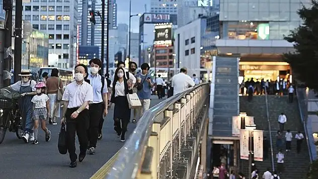 Japonya'da günlük Kovid-19 vaka sayısı 5 ay sonra yeniden 100 binin üzerinde