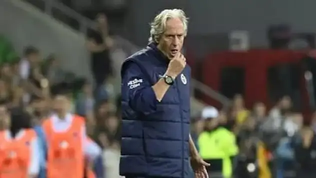 Fenerbahçe'de stoper operasyonu! 4 aday var