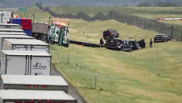 ABD'de 21 araç birbirine girdi: 6 ölü