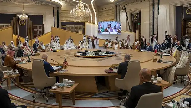 Suudi Arabistan petrol üretimini günlük 13 milyon varile çıkaracak