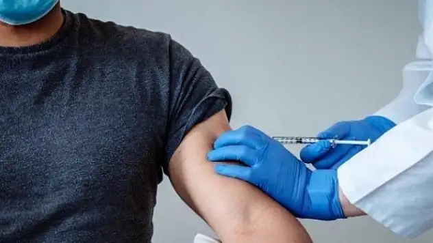 Vakalar arttı, aşı randevuları açıldı