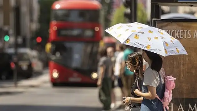 İngiltere'de hava sıcaklığı rekoru bekleniyor