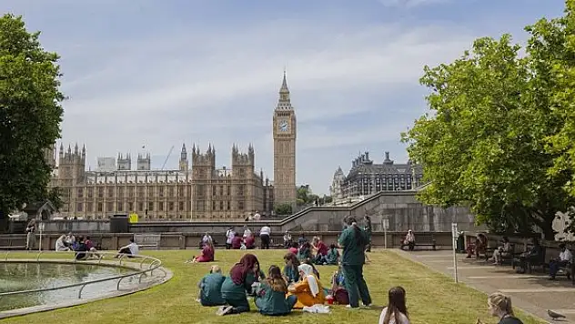 Avrupa ülkesi, 39 santigrat derece ile tarihinin en sıcak gününü yaşıyor
