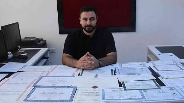 30 yaşında eğitim aşkı, 10 yılda 7 üniversite bitirdi