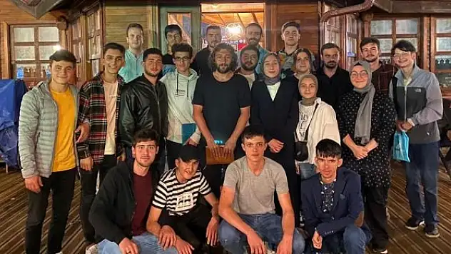 Tarık Ziyad'dan gençlere konferans