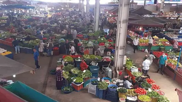 Halk pazarı boş kaldı