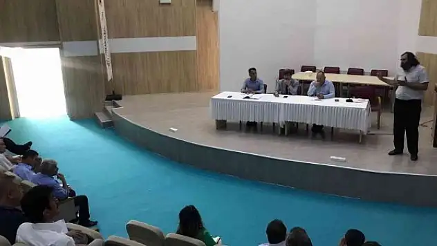 Afyonkarahisar'da kapatılan köy okullarının yeninden açılması değerlendirildi