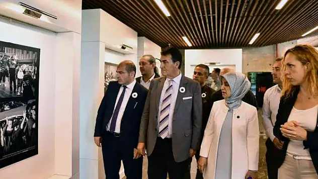 Srebrenitsa şehitleri fotoğraflarla anıldı