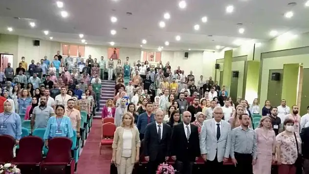 Aile Okulu Projesi ile anne ve babalar okul sıralarına oturuyor