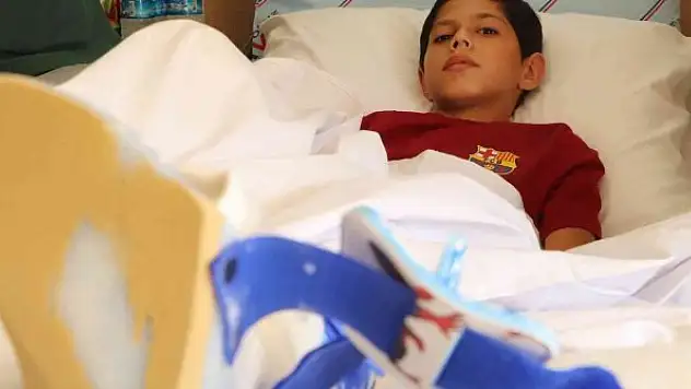 10 yaşındaki çocuğun orak makinesinde kopan ayağı yerini dikildi