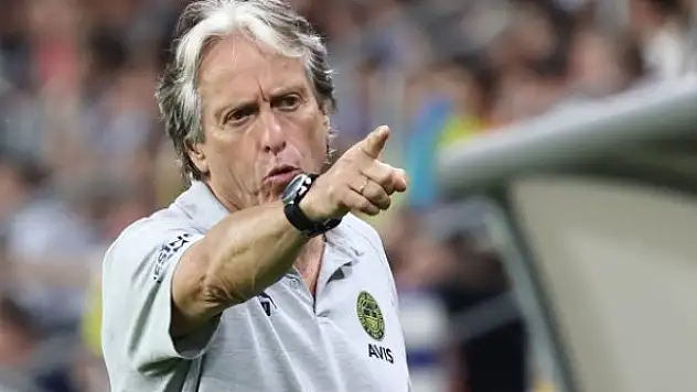 Fenerbahçe'de stoper arayışı