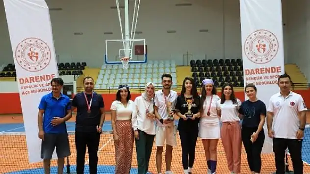 Tenis turnuvasında birinciler belli oldu