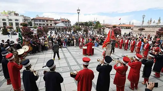 Konya Büyükşehir Mehter Takımı her hafta vatandaşlarla buluşuyor