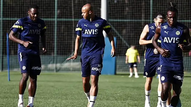 Fenerbahçe'de Joao Pedro, ilk antrenmanına çıktı