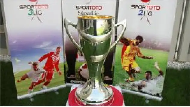 Şampiyonluk Kupası görücüye çıktı!