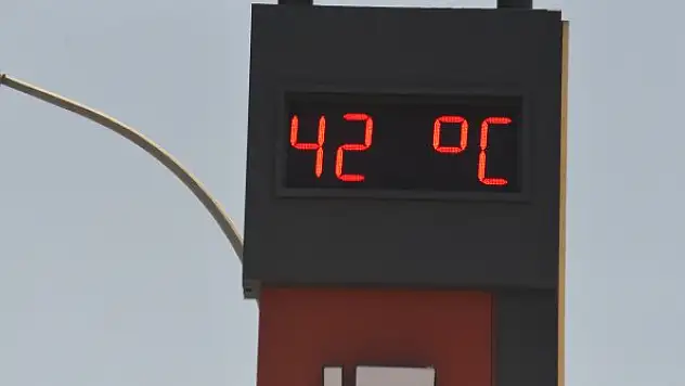 Adana'da termometreler 42 dereceyi gösterdi