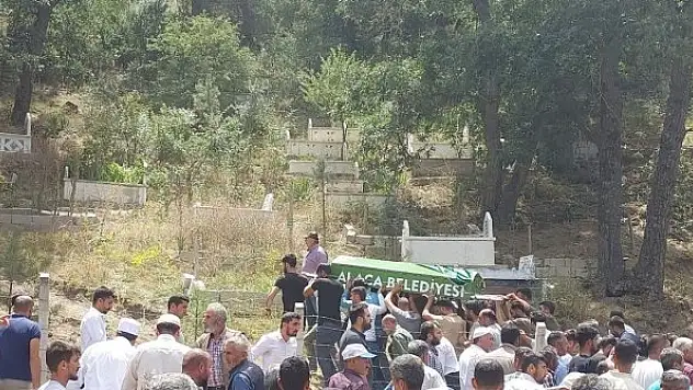 Amcasının oğlu tarafından öldürülen kişinin cenazesi defnedildi