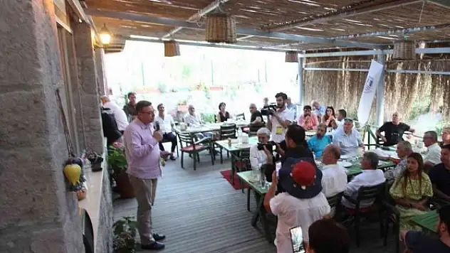 Basın emekçileri, düzenlenen gecede buluştu