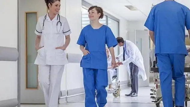 İngiltere'de sağlık çalışanı açığı artıyor