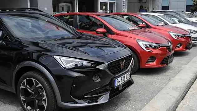 İkinci el otomobilde bayram hareketliliği yerini sessizliğe bıraktı
