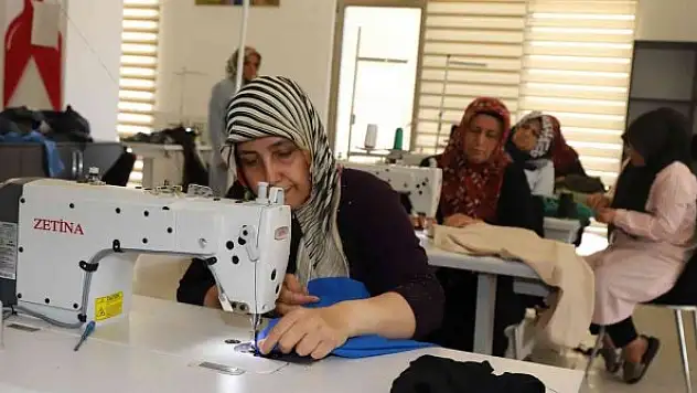 Kadınlar kültür merkezinde meslek ediniyor