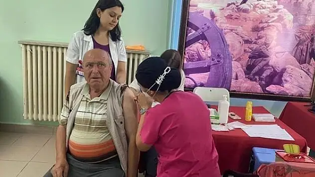 Kırklareli'nde huzur evi sakinlerine hatırlatma dozu yapıldı