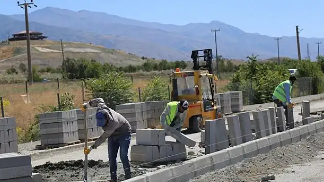 Şehrin farklı bölgelerinde üst yapı çalışmaları devam ediyor