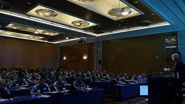 Çakır, Meler ve Palabıyık, UEFA Üst Düzey Hakem Kursu'na katılacak