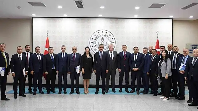 Bakan Özer, özel eğitim ve rehabilitasyon merkezleri dernek ve federasyon başkanlarını kabul etti