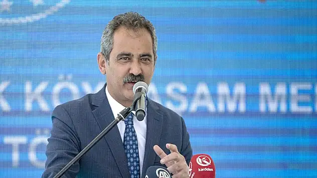 Bakan Özer, Başkan Altay'ı örnek gösterdi