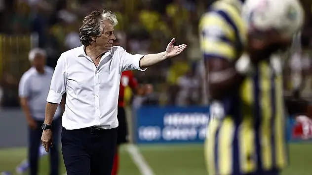 Jorge Jesus'tan oyuncularına: 10 kişiyle oynadınız, bu hiç kolay değil
