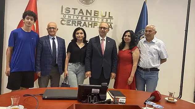 YKS birincisi yağmur Cerrahpaşa Tıp Fakültesini gezdi