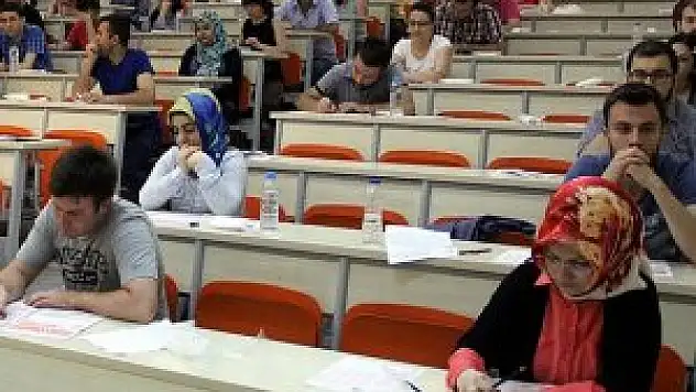 Öğretmen adaylarının alan sınavı yapıldı