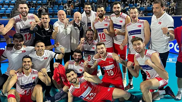 A Milli Erkek Voleybol Takımı finale yükseldi