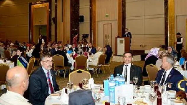 Şehit aileleri ve gaziler iftarda buluştu