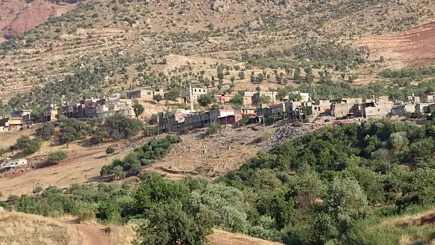 Yer altından gelen ürkütücü sesler köylüleri uykusuz bırakıyor