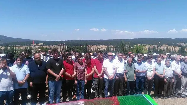 Emet'te trafik kazasında hayatını kaybeden genç kız toprağa verildi