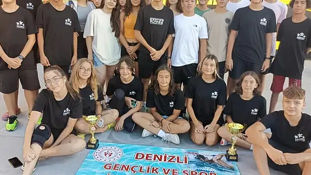 Analig yüzme Türkiye finallerinde Denizli karması tarih yazdı