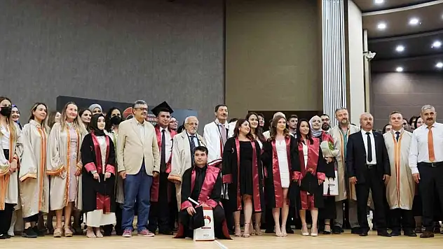 Konya Gıda ve Tarım Üniversitesinde mezuniyet sevinci