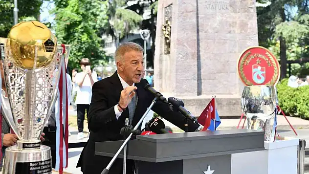 Ahmet Ağaoğlu: 'Trabzonspor'un tüm başarıların hepsinde alnı ak, başı dik oldu'