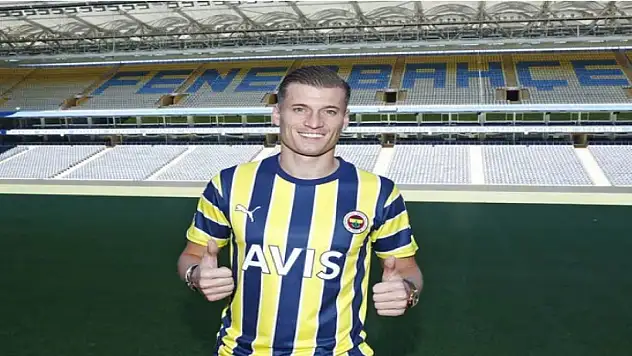 Fenerbahçe, yeni sol bekini resmen açıkladı!