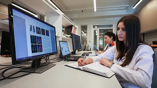 Yerli yazılım Kovid-19'u tek seferde görüyor