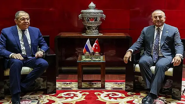 Çavuşoğlu, Lavrov ve Vang ile görüştü