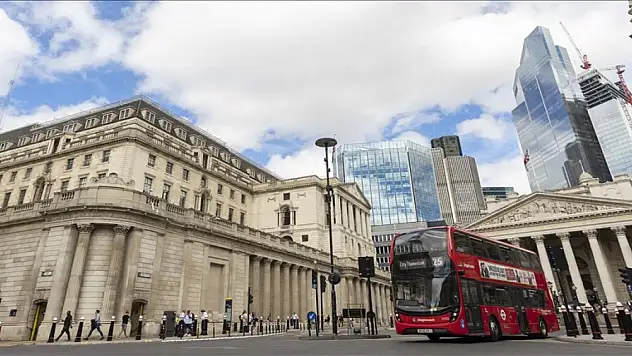 İngiltere'de 27 yılın en yüksek faiz artışı